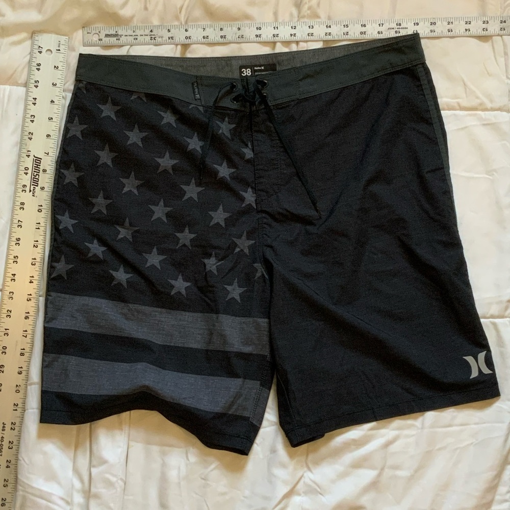 Hurley Men's Dark Gray Star-Stripe Swim Shorts